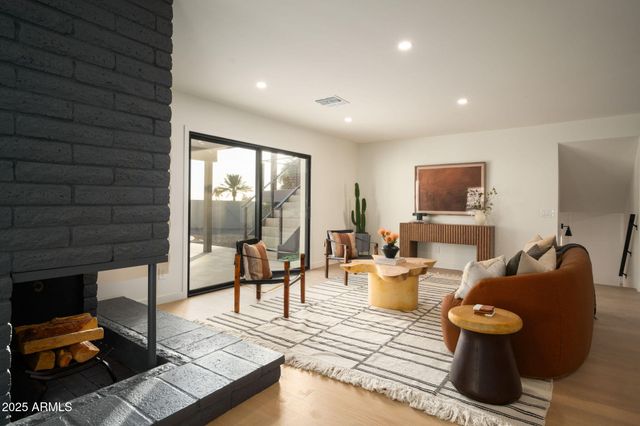 2225 E Belmont Avenue, Phoenix, AZ 85020