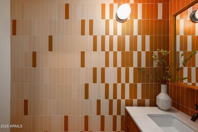 2225 E Belmont Avenue, Phoenix, AZ 85020