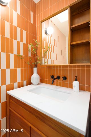 2225 E Belmont Avenue, Phoenix, AZ 85020