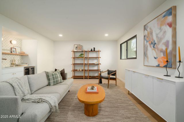 2225 E Belmont Avenue, Phoenix, AZ 85020