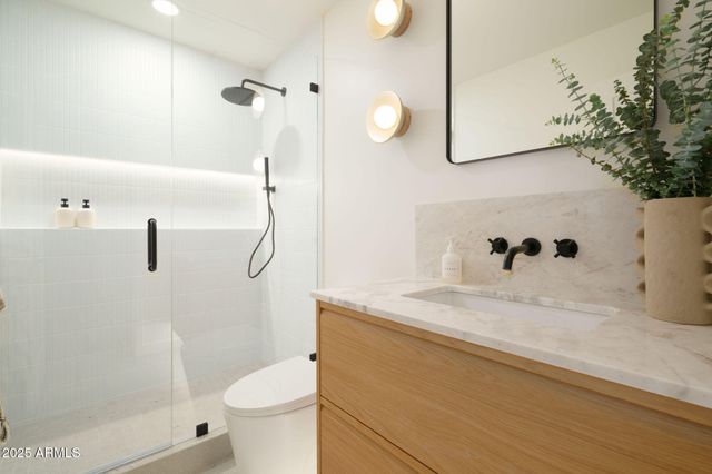 2225 E Belmont Avenue, Phoenix, AZ 85020