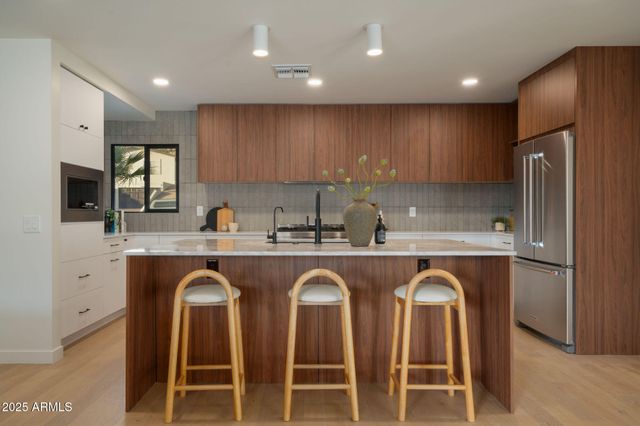 2225 E Belmont Avenue, Phoenix, AZ 85020