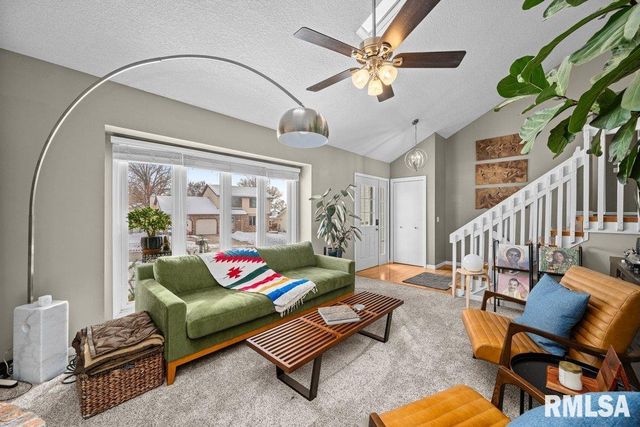 4545 ASPEN HILLS Circle, Bettendorf, IA 52722