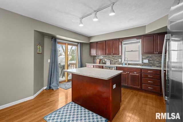 4545 ASPEN HILLS Circle, Bettendorf, IA 52722