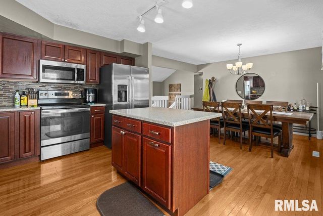 4545 ASPEN HILLS Circle, Bettendorf, IA 52722