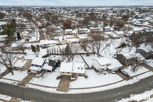 4545 ASPEN HILLS Circle, Bettendorf, IA 52722