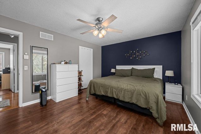 4545 ASPEN HILLS Circle, Bettendorf, IA 52722