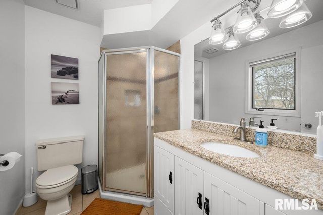 4545 ASPEN HILLS Circle, Bettendorf, IA 52722