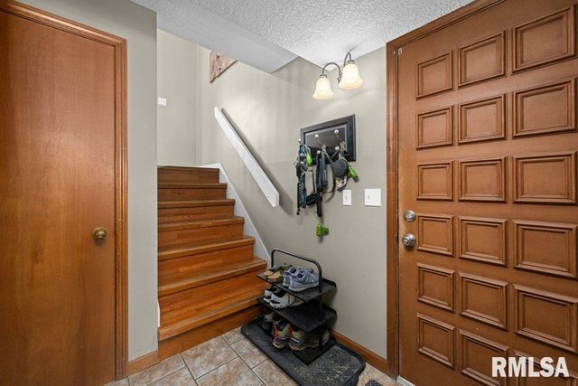 4545 ASPEN HILLS Circle, Bettendorf, IA 52722