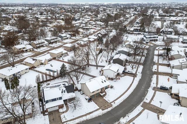 4545 ASPEN HILLS Circle, Bettendorf, IA 52722