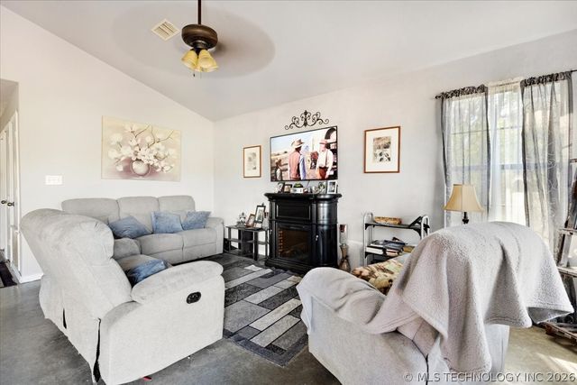 2576 Winnett Road, Colbert, OK 74733