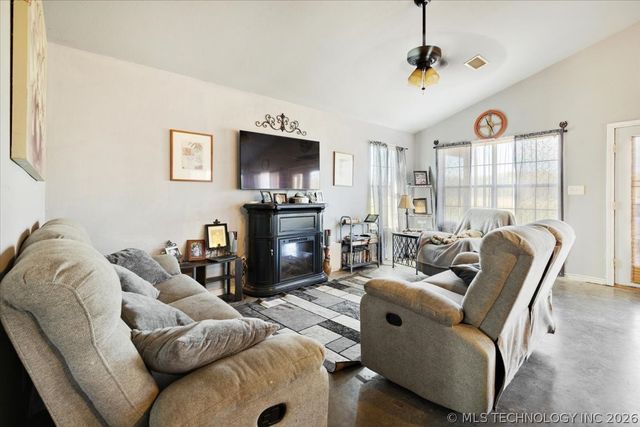 2576 Winnett Road, Colbert, OK 74733