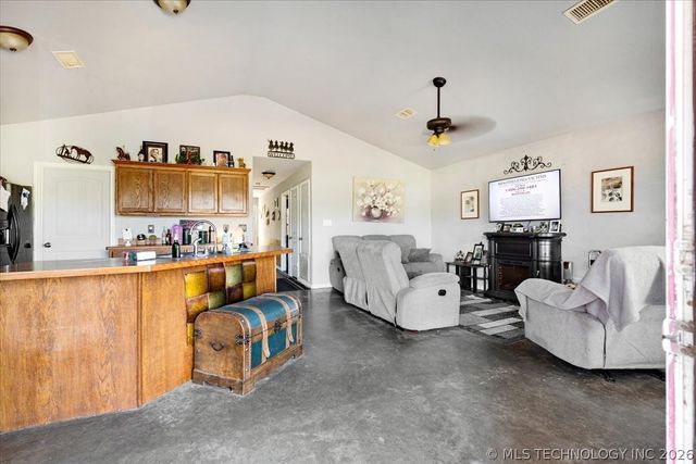 2576 Winnett Road, Colbert, OK 74733