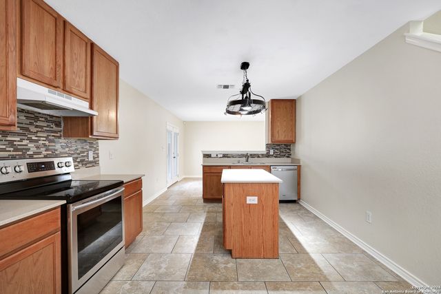9656 SHOREBIRD LN, San Antonio, TX 78245