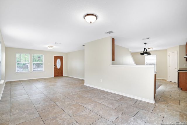 9656 SHOREBIRD LN, San Antonio, TX 78245