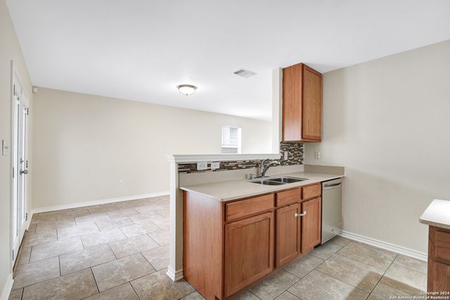 9656 SHOREBIRD LN, San Antonio, TX 78245