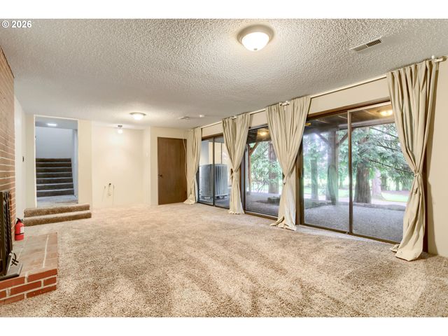 13603 Ne REGENTS Dr, Vancouver, WA 98684