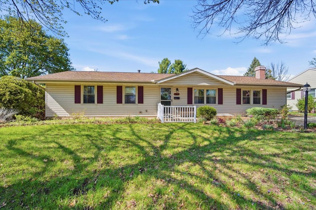 208 E Lincoln Street, Normal, IL 61761