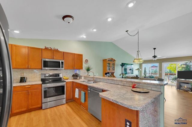 6808 CAMBRIDGE CT, Summerset, SD 57718