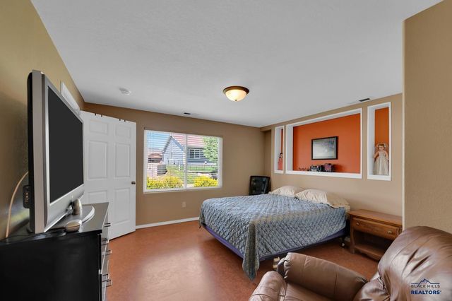 6808 CAMBRIDGE CT, Summerset, SD 57718
