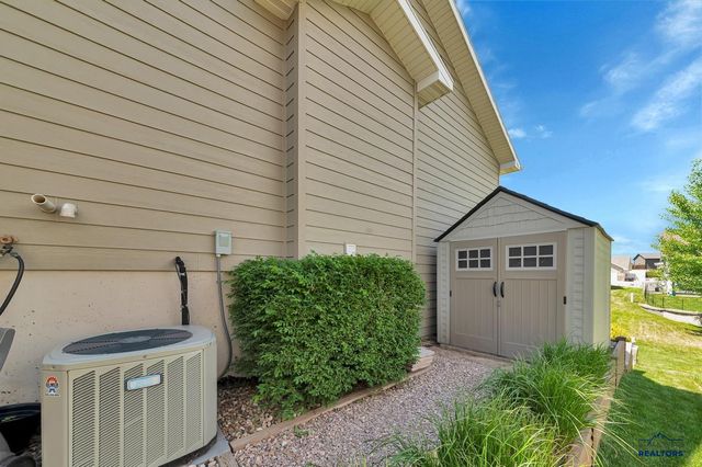 6808 CAMBRIDGE CT, Summerset, SD 57718