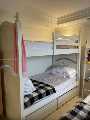 2555 Collins Ave 704, Miami Beach, FL 33140