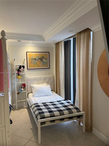 2555 Collins Ave 704, Miami Beach, FL 33140