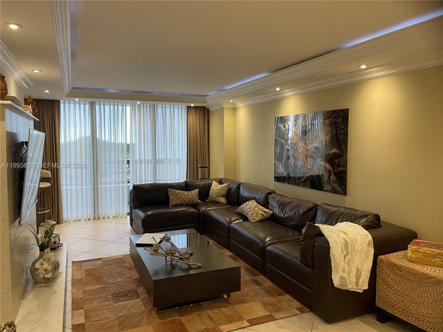 2555 Collins Ave 704, Miami Beach, FL 33140