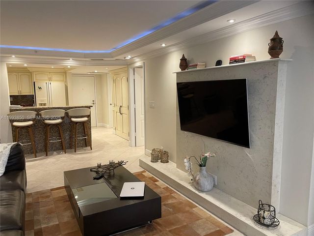 2555 Collins Ave 704, Miami Beach, FL 33140