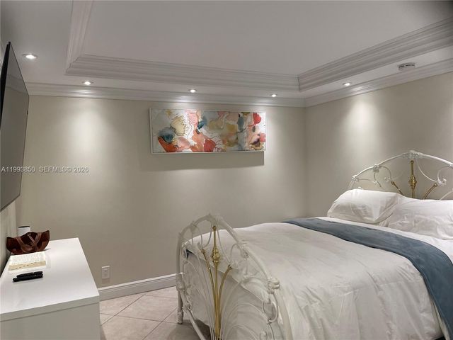 2555 Collins Ave 704, Miami Beach, FL 33140