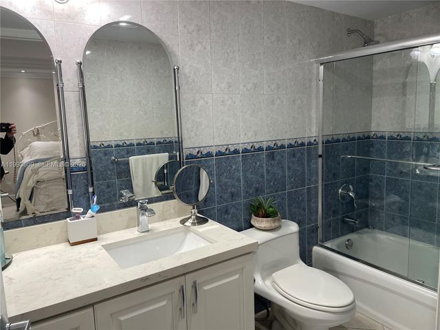 2555 Collins Ave 704, Miami Beach, FL 33140