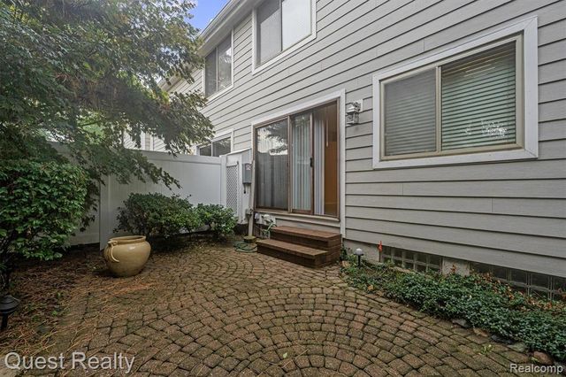 22823 Cranbrooke Drive, Novi, MI 48375