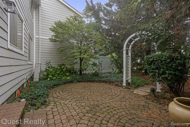 22823 Cranbrooke Drive, Novi, MI 48375