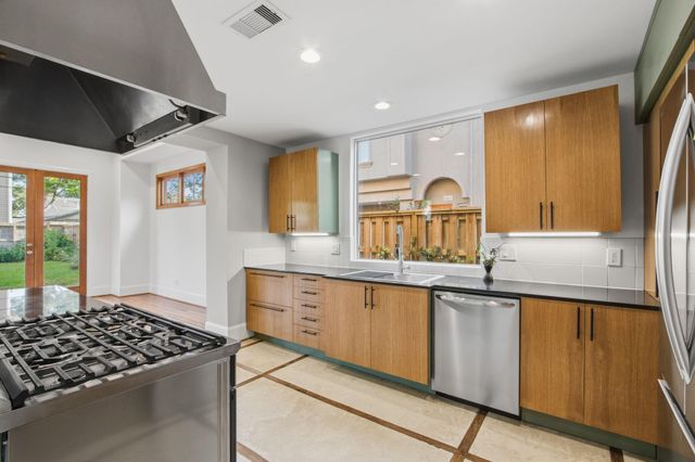 2409 Dorrington Street, Houston, TX 77030