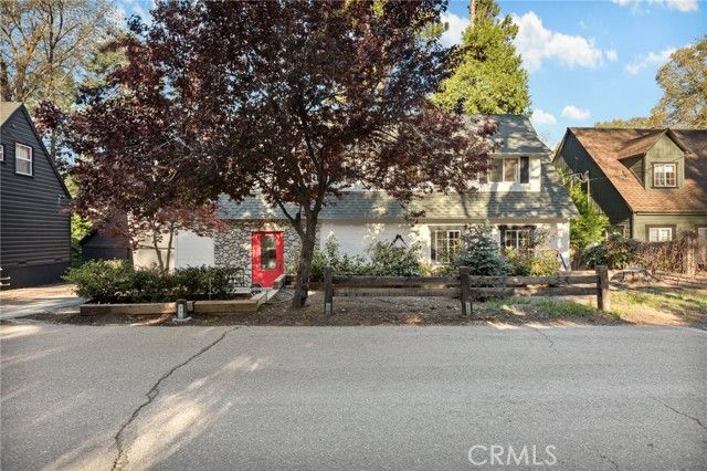 230 Hemlock Drive, Lake Arrowhead, CA 92352