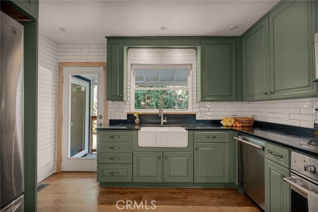 230 Hemlock Drive, Lake Arrowhead, CA 92352