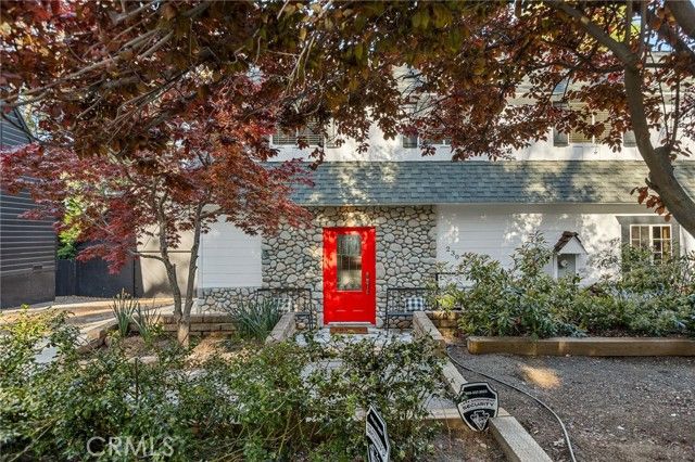 230 Hemlock Drive, Lake Arrowhead, CA 92352