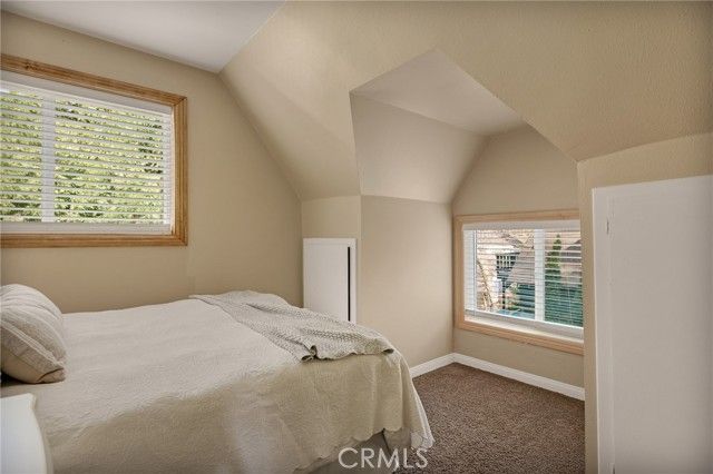 230 Hemlock Drive, Lake Arrowhead, CA 92352