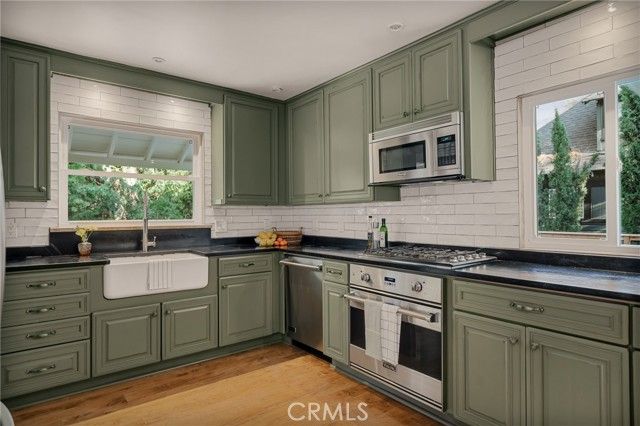 230 Hemlock Drive, Lake Arrowhead, CA 92352