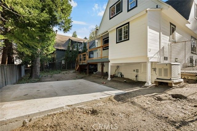 230 Hemlock Drive, Lake Arrowhead, CA 92352