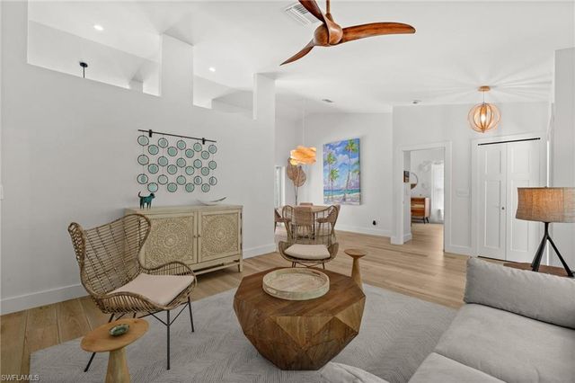 2476 River Reach DR, Naples, FL 34104