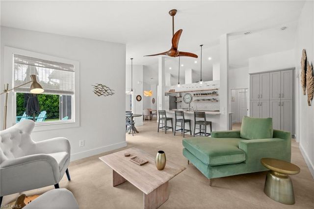 2476 River Reach DR, Naples, FL 34104