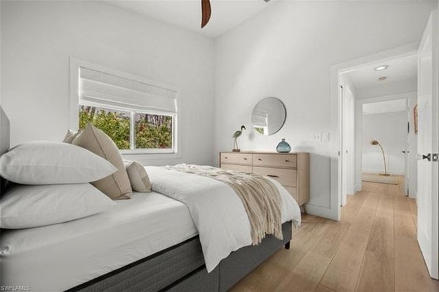 2476 River Reach DR, Naples, FL 34104