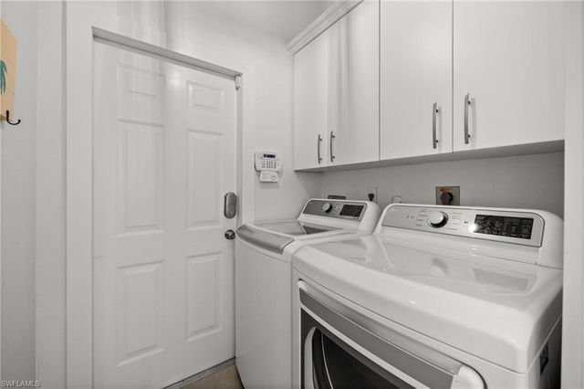 2476 River Reach DR, Naples, FL 34104