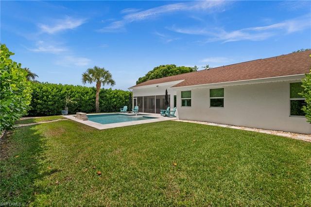 2476 River Reach DR, Naples, FL 34104