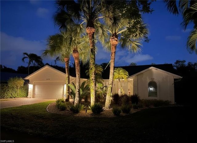 2476 River Reach DR, Naples, FL 34104