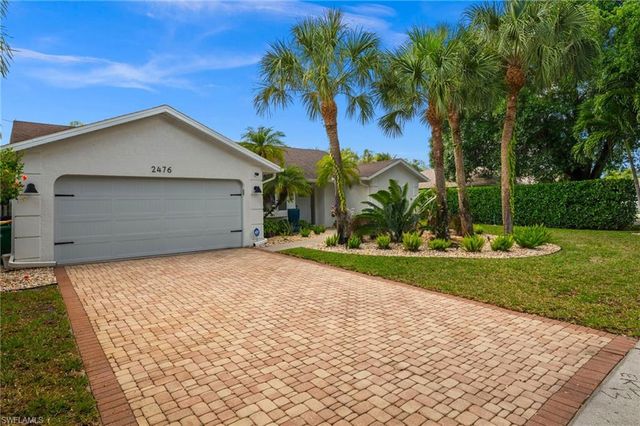 2476 River Reach DR, Naples, FL 34104