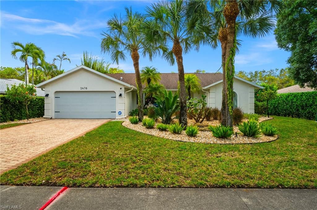2476 River Reach DR, Naples, FL 34104