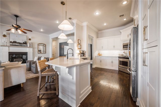 6410 S 35th Street, Rogers, AR 72758