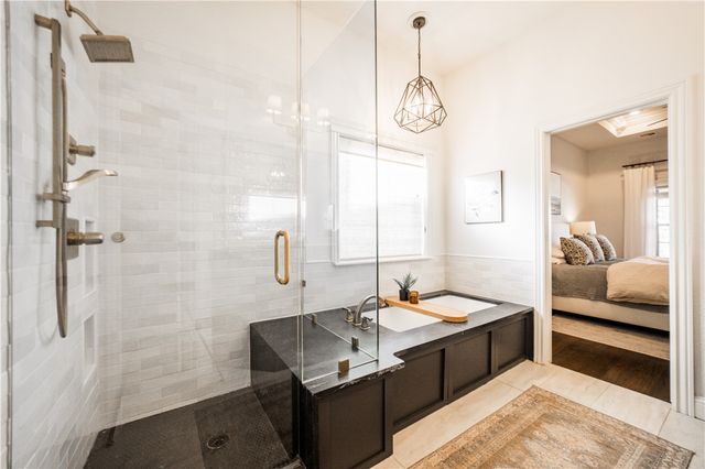 6410 S 35th Street, Rogers, AR 72758